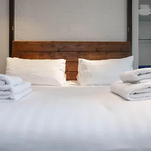 Host & - Grafton Copper Brighton